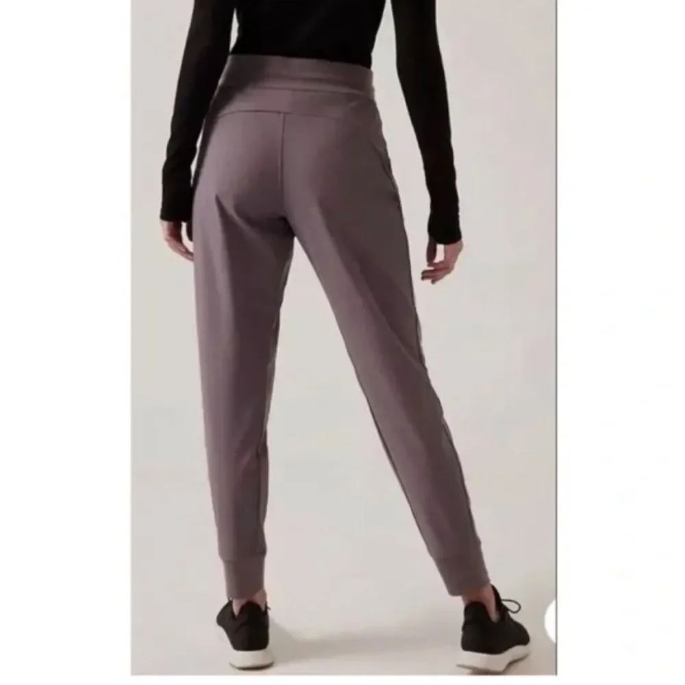 Athleta Headlands Hybrid Trek Mid Rise Jogger